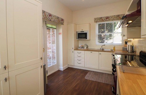 Hopton Cottage | THE CARD HOUSE, family friendly, character holiday cottage in Hopton