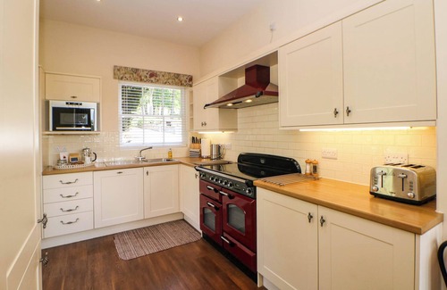 Hopton Cottage | THE CARD HOUSE, family friendly, character holiday cottage in Hopton