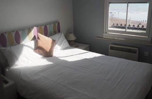 Bognor Regis Hotel | The Carlton Hotel