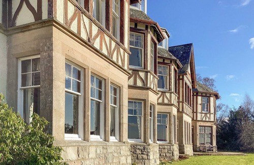 Lairg Cottage | The Carnegie Rooms at Aultnagar Lodge - UK48666