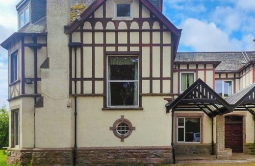 Lairg Cottage | The Carnegie Rooms at Aultnagar Lodge - UK48666