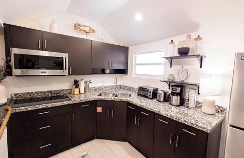 Meadows Condo | The Caroline Suite | 1 bed, 1 bath condo w/shared pool