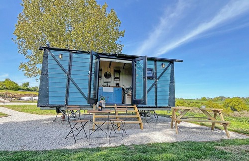 Alfreton Cottage | The Carriage - UK48947