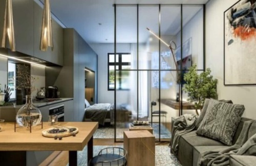 Cape Town City Centre Apartment | The Carrington Aparthotel, Modern central unit heart of Cape Town CBD.