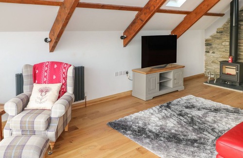 Whitland Cottage | THE CART BARN @ CADWGAN, family friendly, with hot tub in Llanboidy