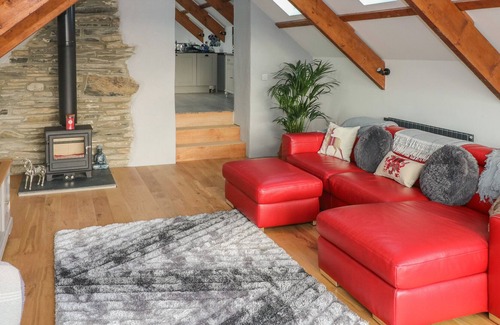 Whitland Cottage | THE CART BARN @ CADWGAN, family friendly, with hot tub in Llanboidy