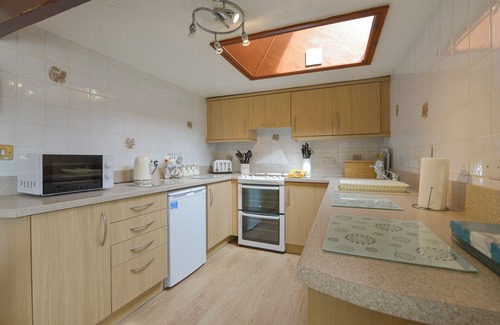 Westleigh Cottage | THE CART LINHAY, pet friendly, with pool in Bideford