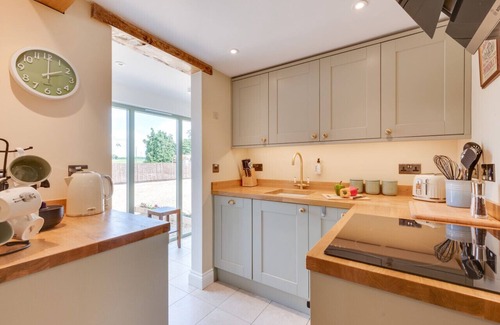 Thurton House | The Cart Shed - One Bedroom House, Sleeps 3