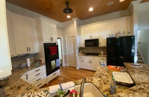 Franklin House | The Castle - Best view of the Valley- 6BR/4bath C*