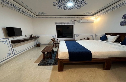 Sawai Madhopur Hotel | The Castle Crown Hem Vilas Resort