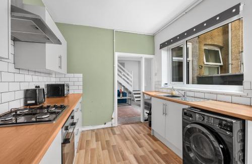 Grimsby House | The Castle - Grimsby/Cleethorpes perfect for Contractors