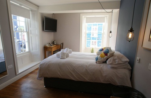 Aberaeron Hotel | The Castle Hotel