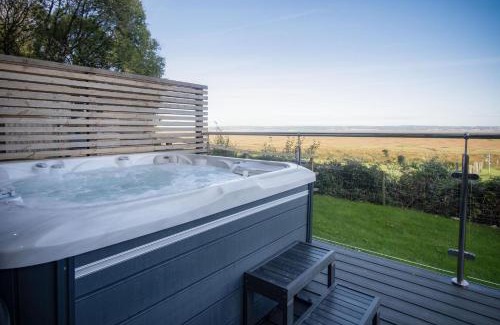 Llangennith Ski Chalet | The Caswell Bay Hide Out - 1 Bed Cabin - Landimore