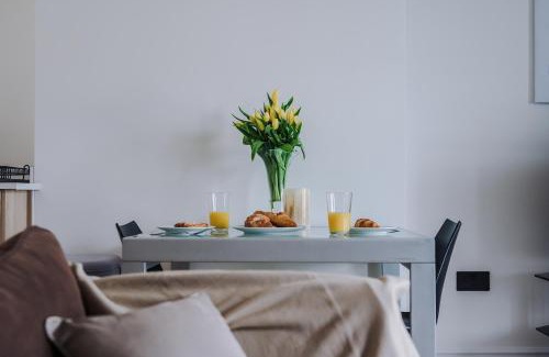 Trafford Apartment | The Causeway 2 - Pass The Keys Chic 2-Bed Apartment in Central Altrincham