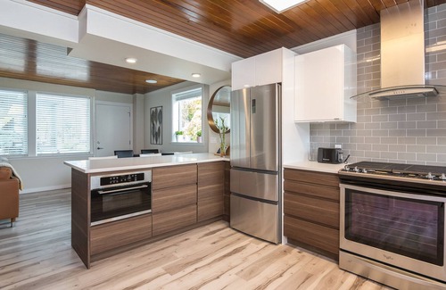 South Central House | The Cedar #4 - 3 Bed 1 and 1/2 Bath Executive townhouse!