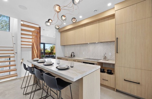 Grandview-Woodland House | The Cedar Haus - located in the heart of the Commercial Drive Villagen