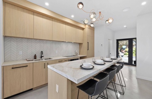 Grandview-Woodland House | The Cedar Haus - located in the heart of the Commercial Drive Villagen