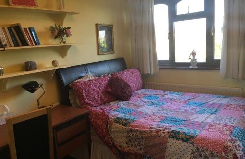 Nuneaton Bed & Breakfast | The Cedars House B&B