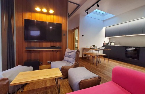 Christchurch Apartment | The Cedarwoods - Luxury Studio for 5!