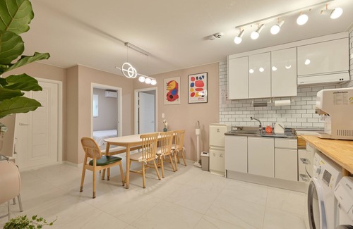 Seochon House | The center of Seoul! Family accommodation used by only one team