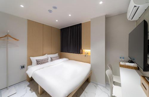 Seogyo-dong Hotel | The Central Hongdae
