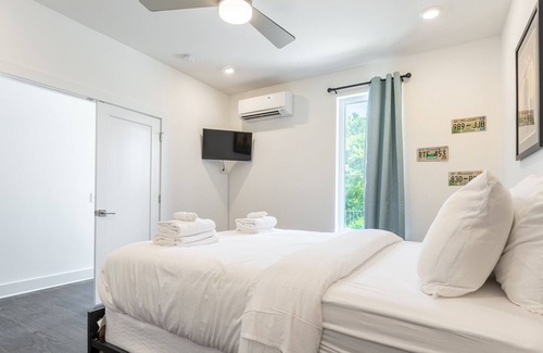 Hermitage House | The Central Melody - Brand New Condo with Park View
