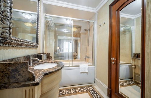 Talimhane Hotel | The Central Palace Taksim