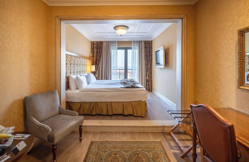 Talimhane Hotel | The Central Palace Taksim