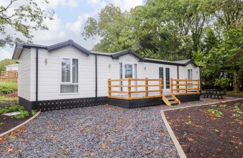 Chwilog House | The Chalet at Tyn Lon