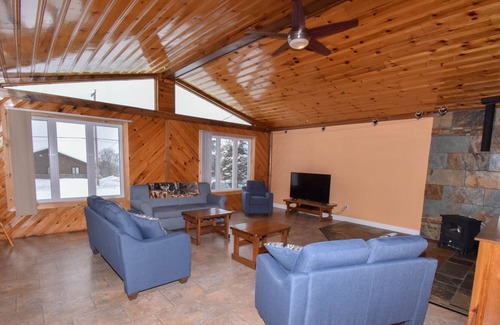 Lac-des-Plages House | The Chalet des Grands Pins