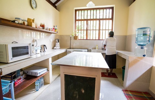 Kathaluwa Villa | The Chalet - Whole Villa 2 Bedroom (Sleeps 4)
