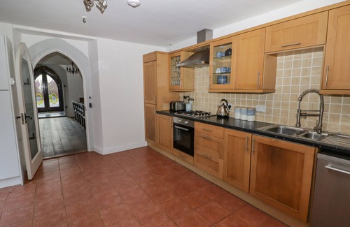 Dol-y-Gaer Cottage | THE CHAPEL, pet friendly, character holiday cottage in Pontsticill