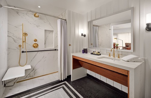 West Cambridge Hotel | The Charles Hotel