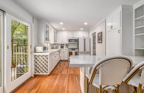 Harleston Village House | The Charleston Stroll: A Luxury Escape!
