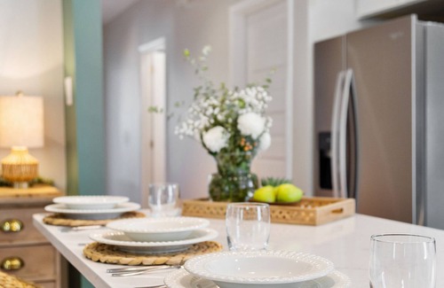 Downtown Charleston House | The Charleston Suites: The Emerson Suite