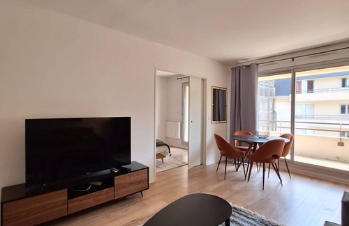 Nogent Village Apartment | The Charming - Near Paris
