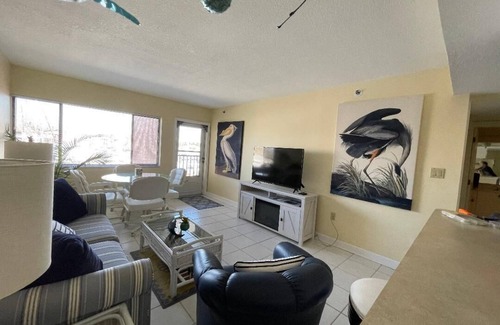 Burnt Store Marina Condo | The CHART ROOM -with off the chart views!
