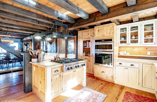 Timberline House | The Chateau at Timberline