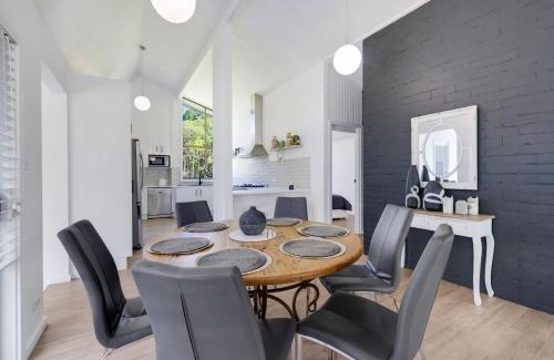 Falls Creek House | The Chateau by Experience Jervis Bay
