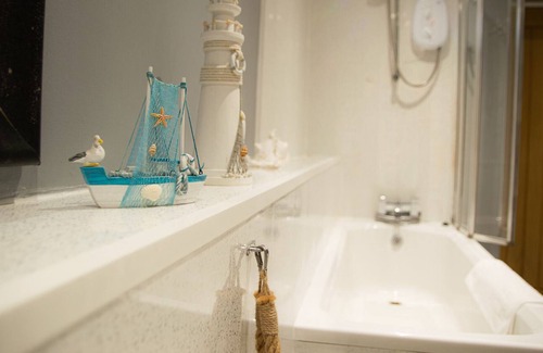 Whitley Bay House | The Chedburgh Guest House