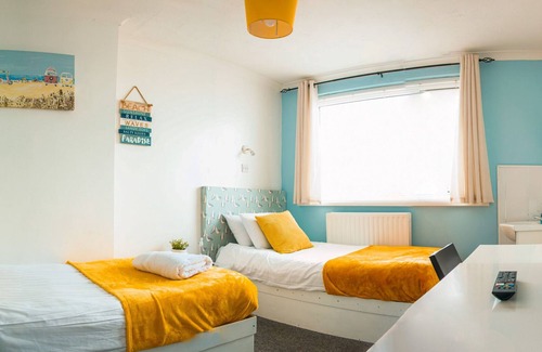 Whitley Bay House | The Chedburgh Guest House