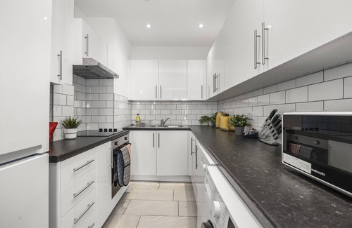 Kemptown Apartment | The Cheeky Chappie By My Getaways