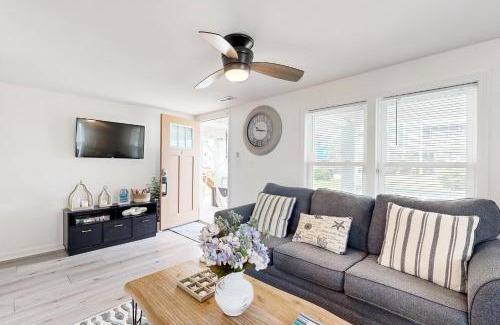 Garden City House | The Cheeky Crab - Whole House
