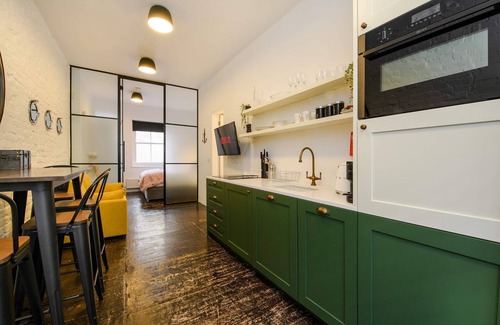 Cathedrals Apartment | The Cheeky Hideaway - Borough - by Frankie Says