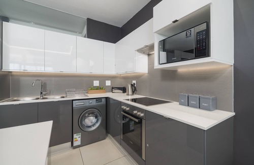 Green Point Apartment | The Chelsea 105 - Adults Only