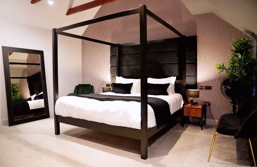 Chesterton Hotel | The Chesterton Hotel