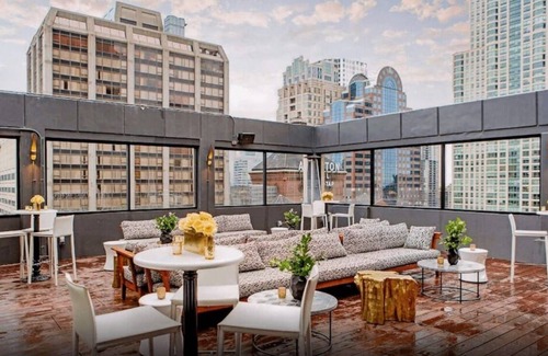 Streeterville House | The Chicago Hotel Collection | Comfy Downtown Chicago Stay, Steps from Mag Mile