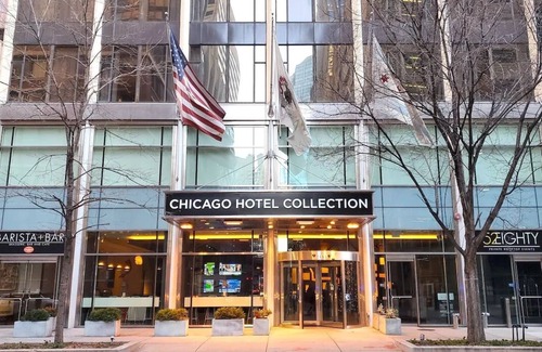 Streeterville House | The Chicago Hotel Collection | Comfy Downtown Chicago Stay, Steps from Mag Mile