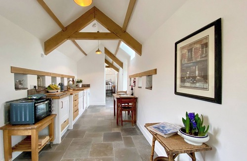 Upton Cheyney Cottage | The Chicken Shed is perfect for a couple.