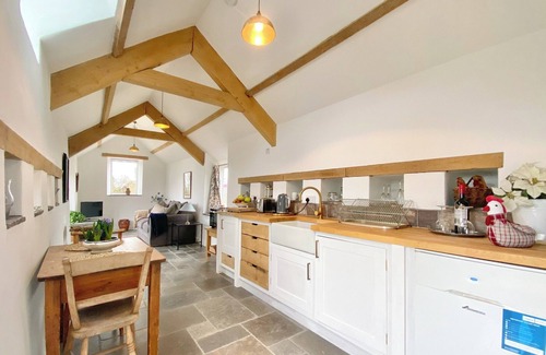 Upton Cheyney Cottage | The Chicken Shed is perfect for a couple.